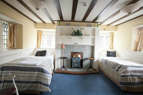 Гостиница Barons Court Hotel в Вулвергемптоне