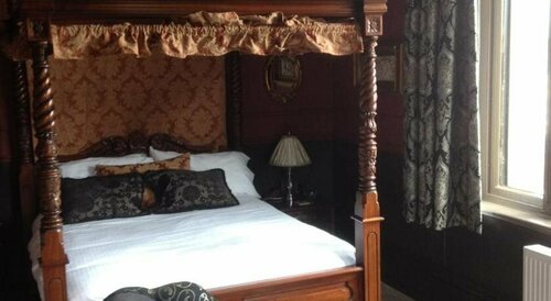 Гостиница The Retreat Castle Guesthouse в Области Мидлотиан