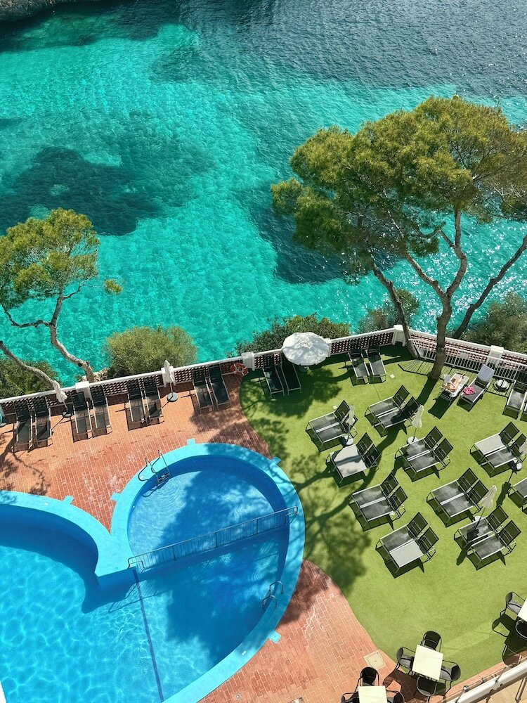 Фото Hotel Cabot Cala Ferrera