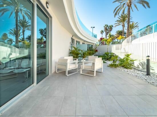 Фото Hotel Livvo Dunagolf Suites