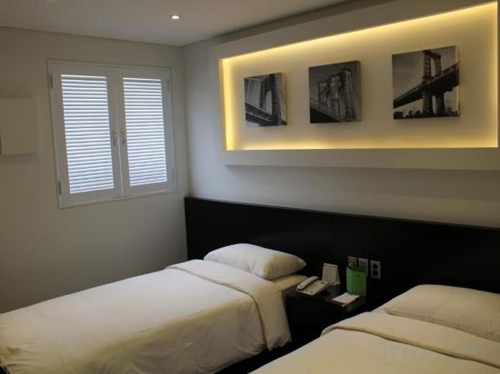 Фото Insadong Crown Hotel