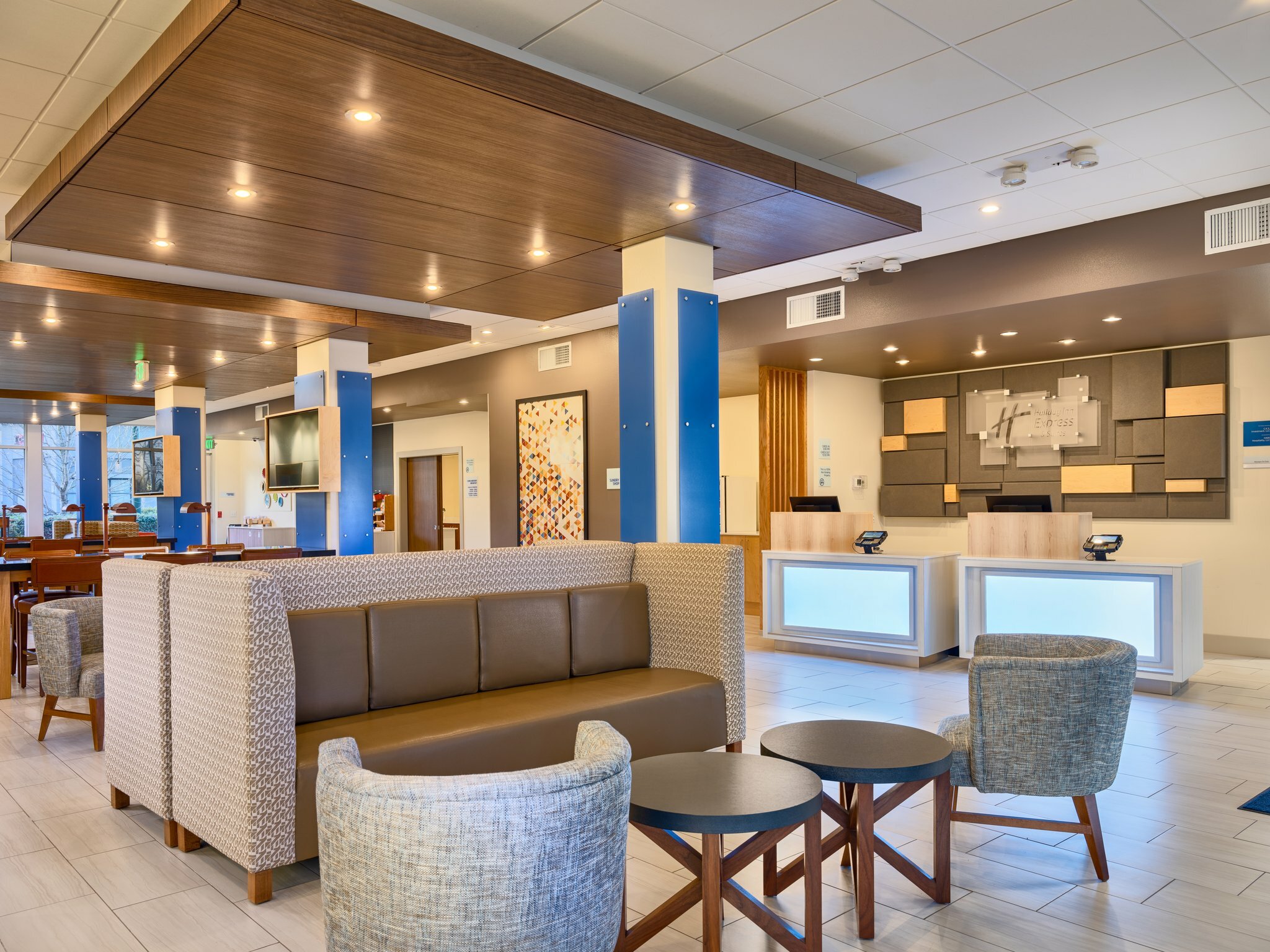 Фото Holiday Inn Express & Suites Salem North - Keizer, an Ihg Hotel