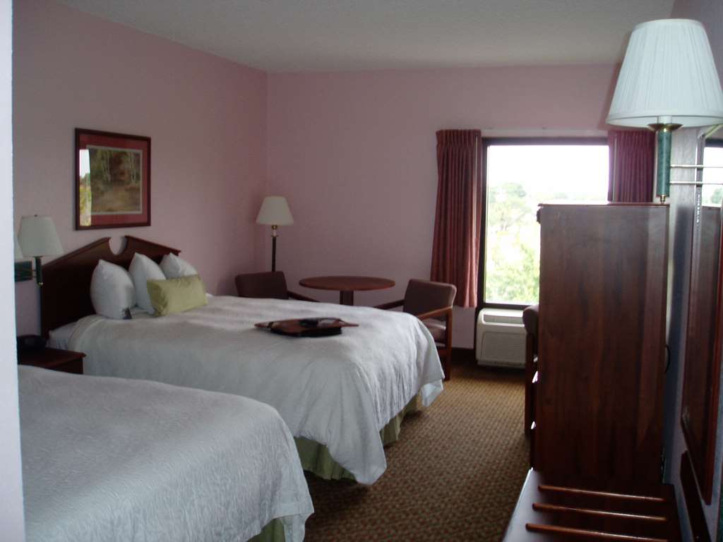 Фото Hampton Inn Spring Hill