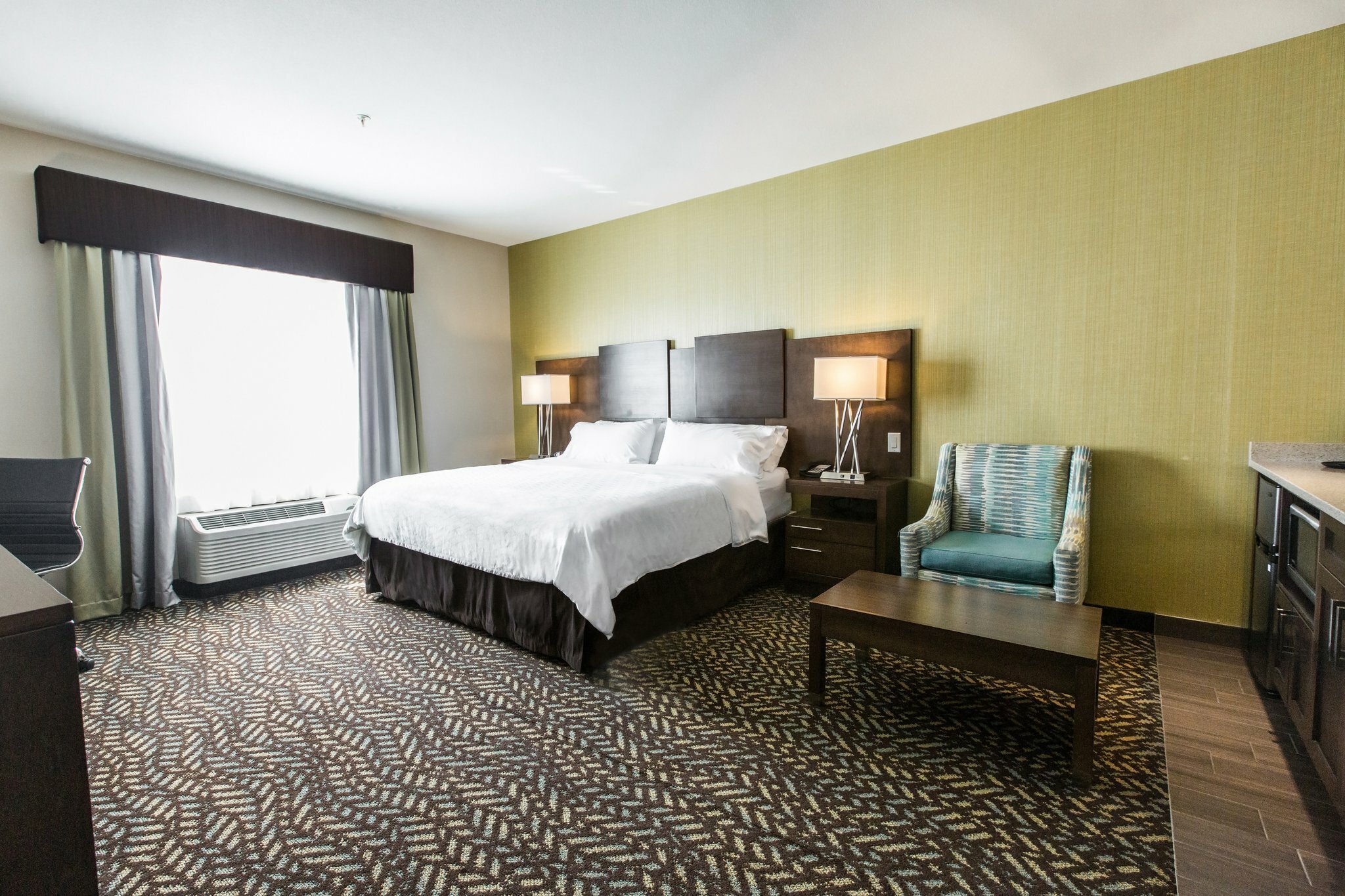 Фото Holiday Inn Express & Suites Spruce Grove - Stony Plain, an Ihg Hotel