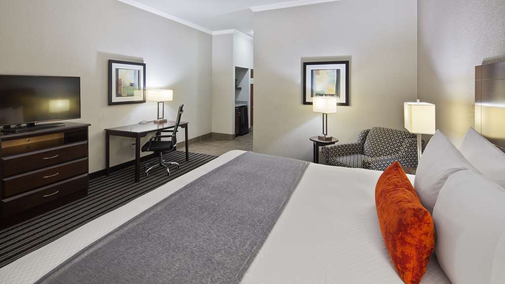 Фото Best Western Plus Austin Airport Inn & Suites