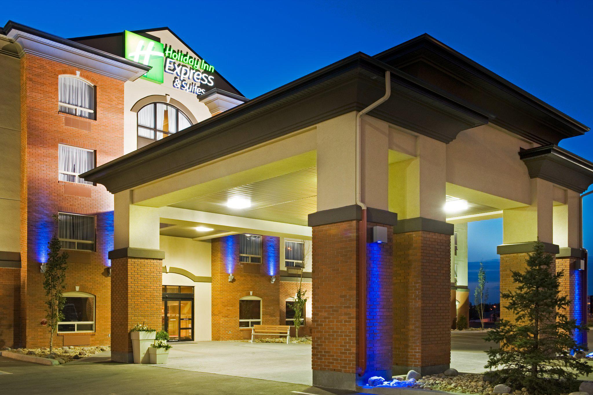 Фото Holiday Inn Express & Suites Drayton Valley