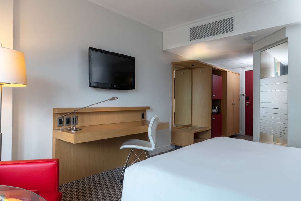 Фото Radisson Blu Gautrain Hotel, Sandton Johannesburg
