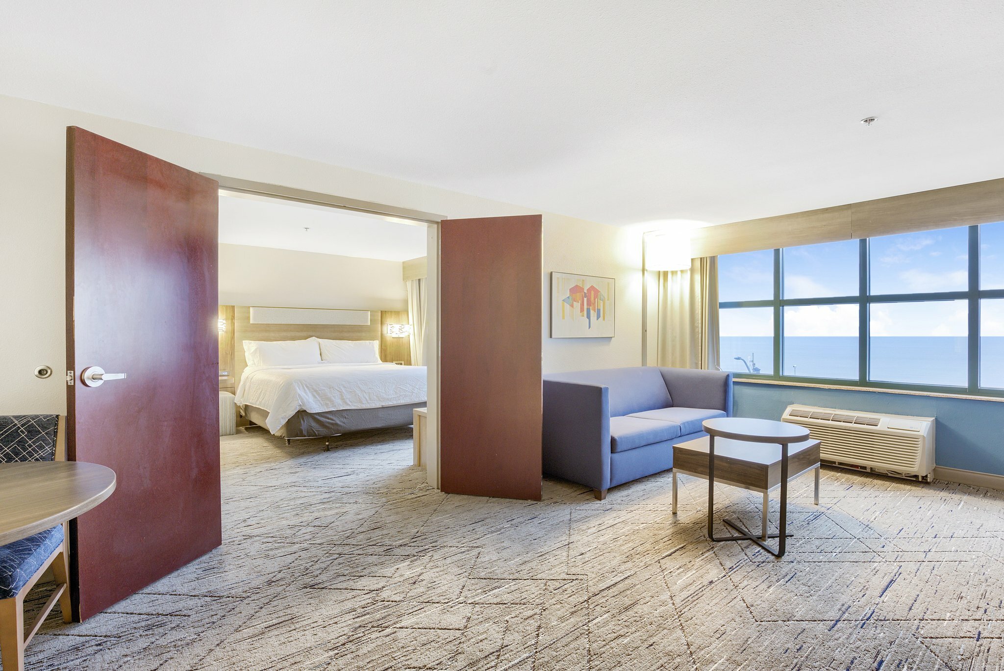 Фото Holiday Inn Express Gulfport Beach, an Ihg Hotel