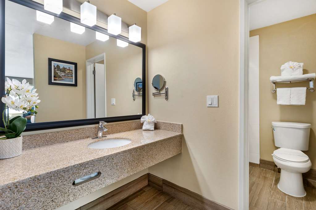 Фото Best Western Plus Heritage Inn