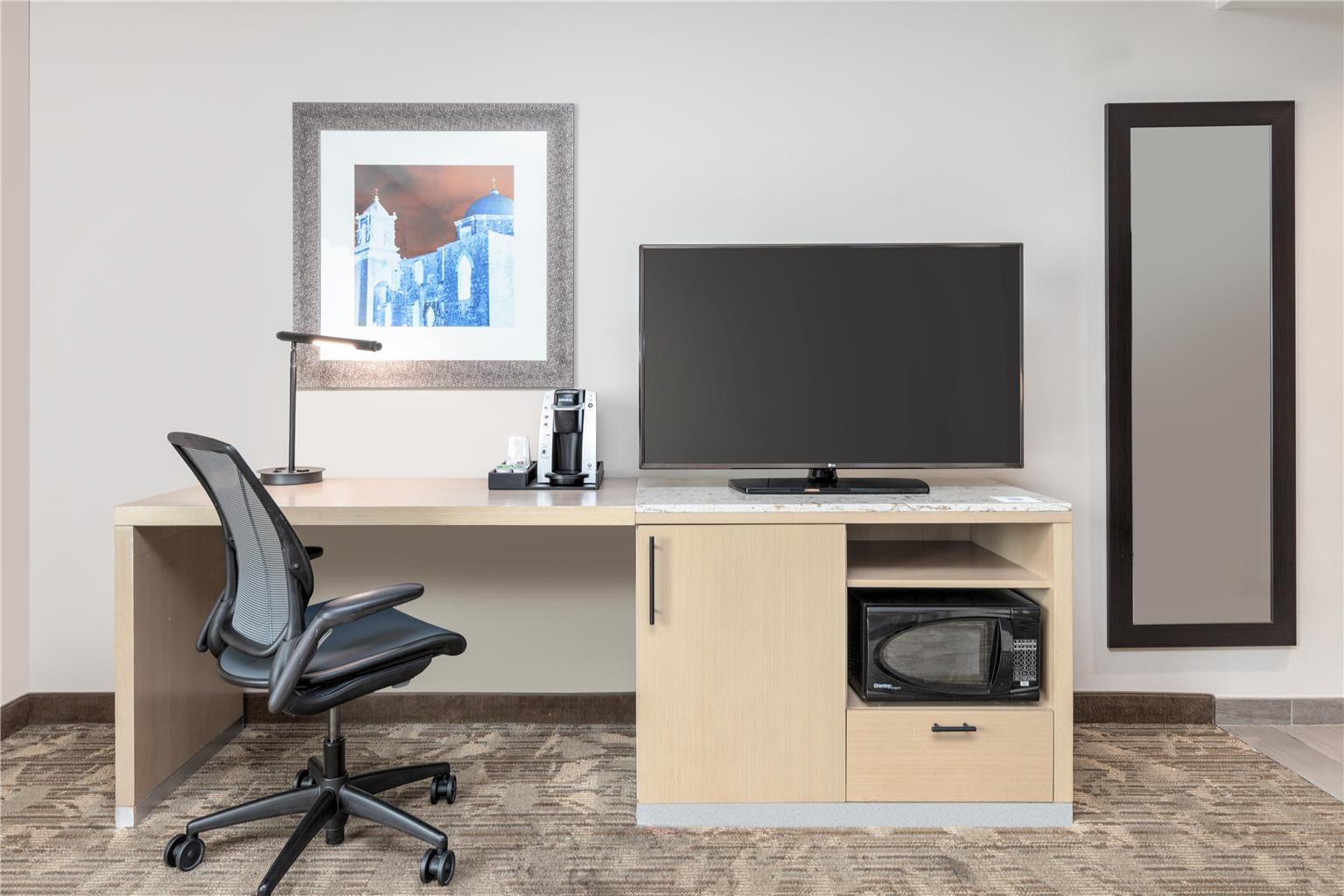 Фото Hilton Garden Inn San Antonio Downtown Riverwalk