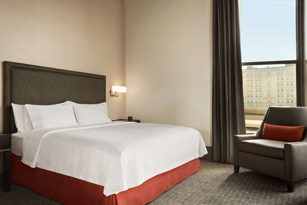 Фото Homewood Suites by Hilton Milwaukee Downtown