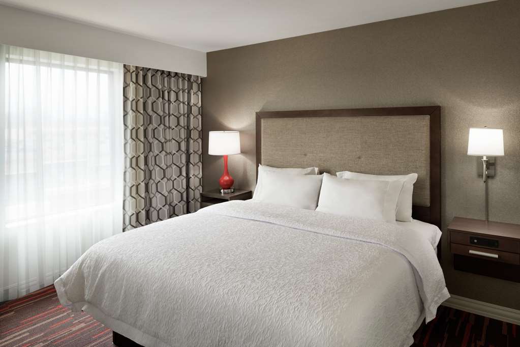 Фото Hampton Inn & Suites St. Louis/Alton