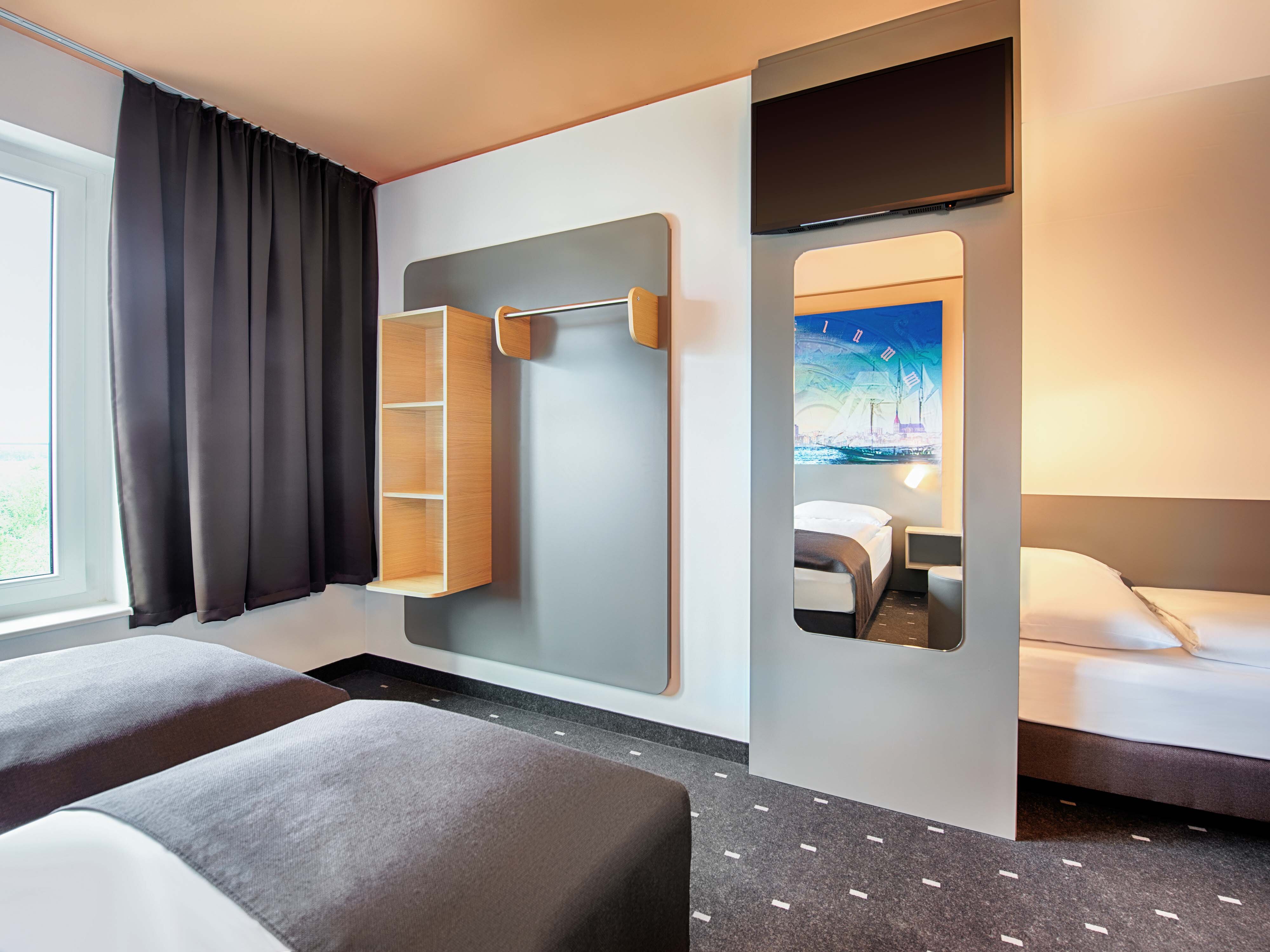 Фото B&b Hotel Rostock-Hafen
