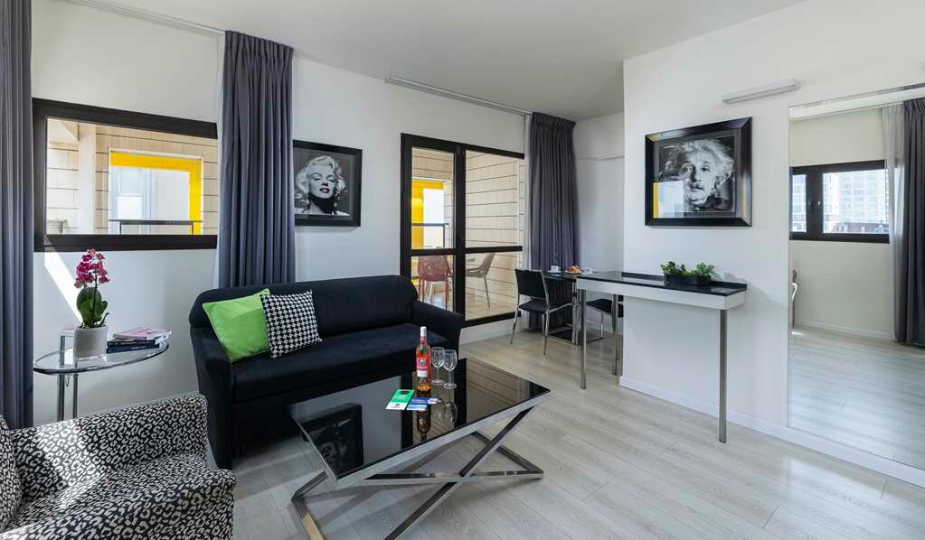 Фото Best Western Regency Suites Hotel