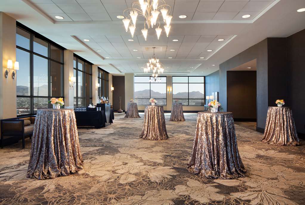 Фото DoubleTree by Hilton El Paso Downtown