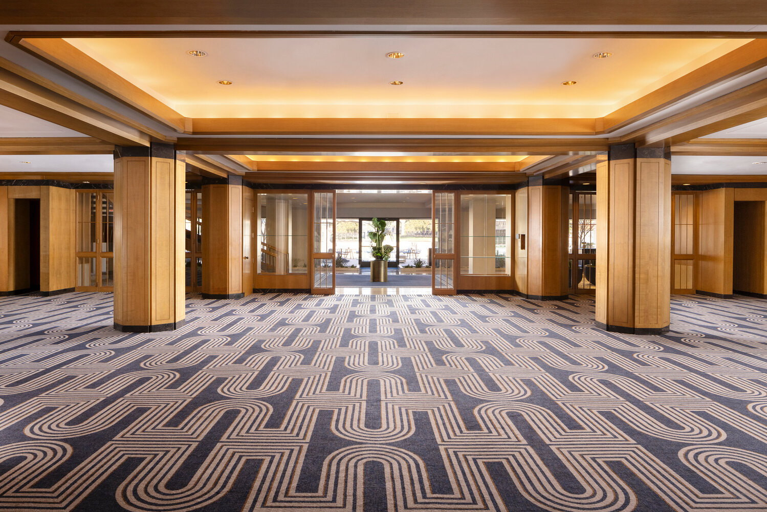 Фото Omni Las Colinas Hotel