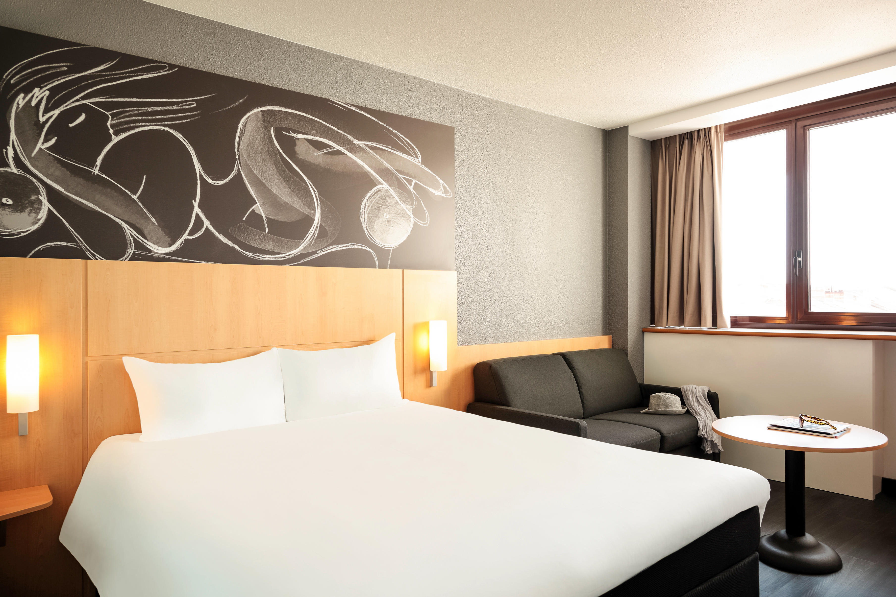 Фото Ibis Montpellier Centre Comédie