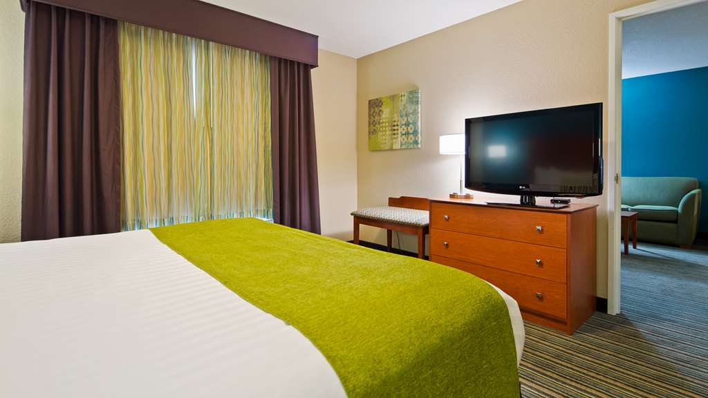 Фото Best Western Plus Menomonie Inn & Suites