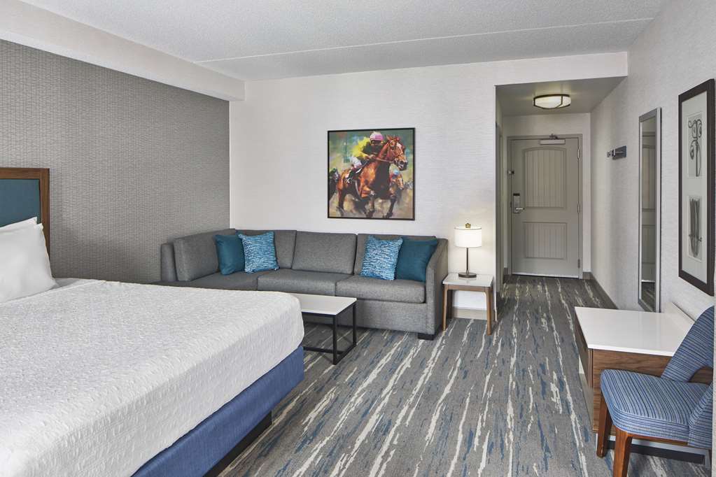 Фото Hampton Inn & Suites Saratoga Springs Downtown