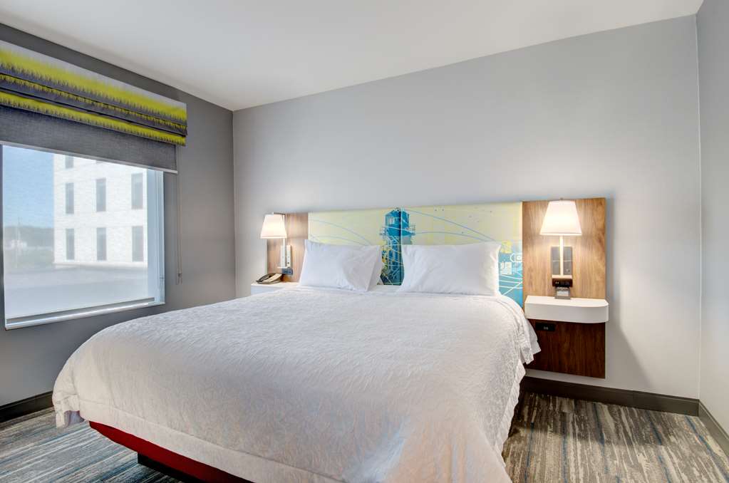 Фото Hampton Inn & Suites Portland West