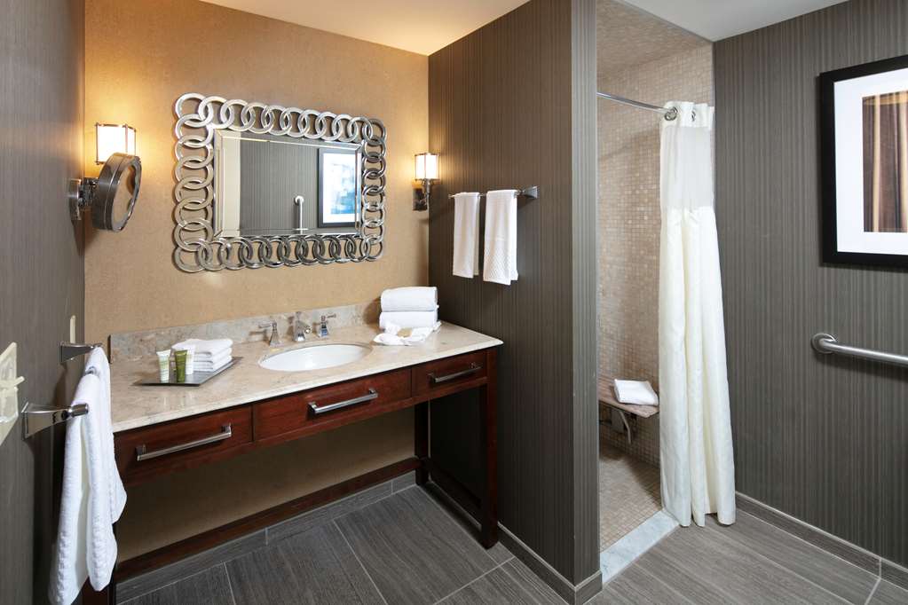 Фото Hilton Milwaukee City Center