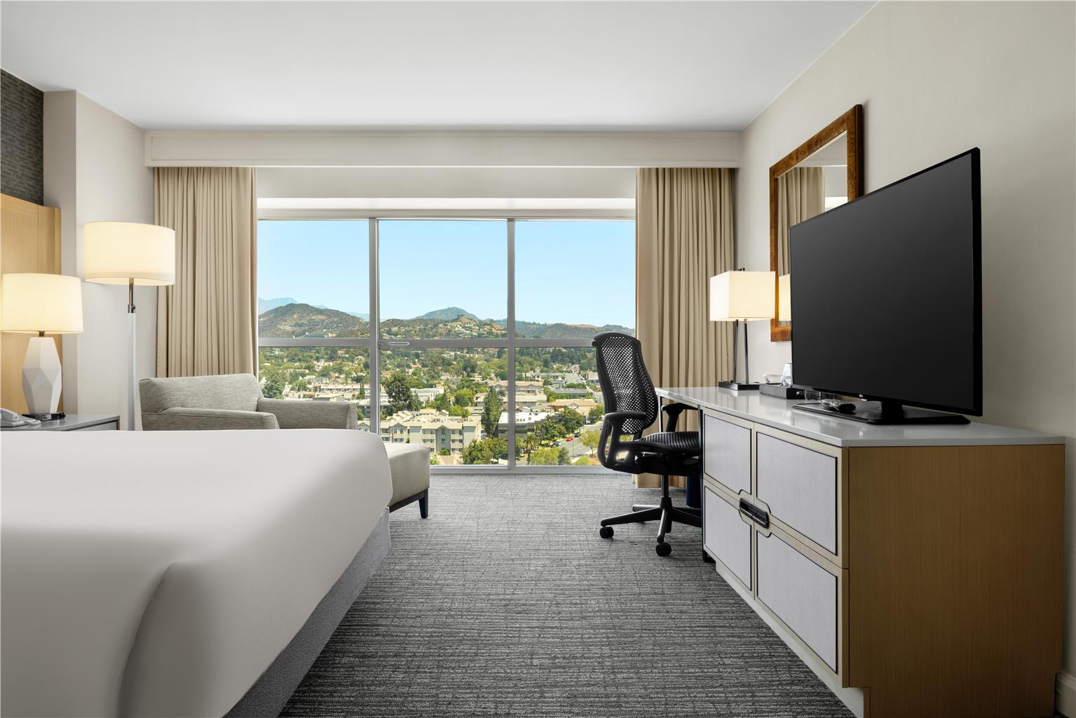 Фото Hilton Los Angeles North/Glendale & Executive Meeting Ctr