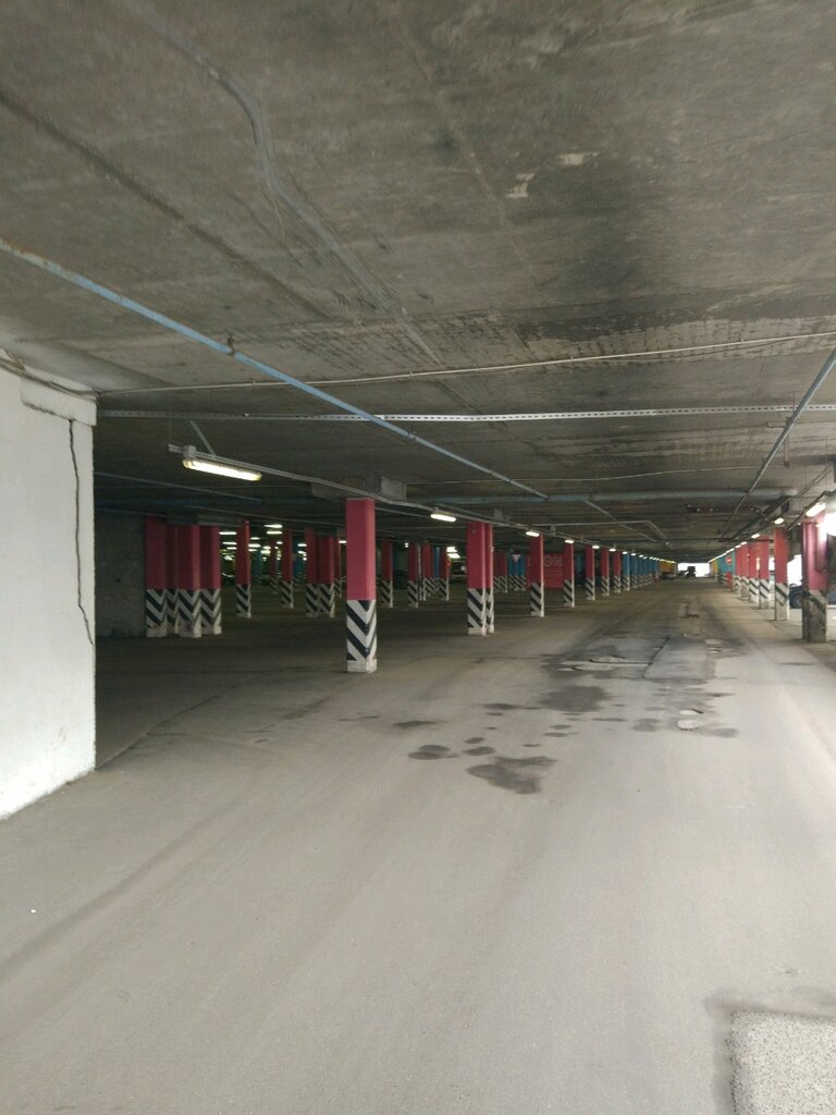 Parking lot Parkovka pri TTs Nash, Moscow, photo