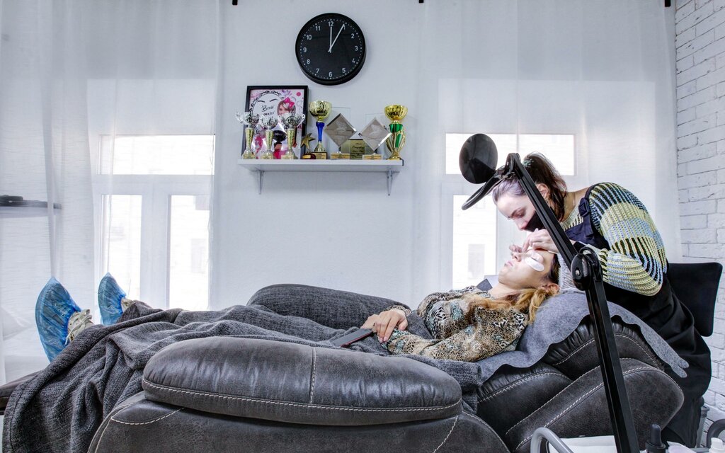 Training of masters for beauty salons Shkola-studiya Permanentnogo Makiyazha Browsman, Moscow, photo