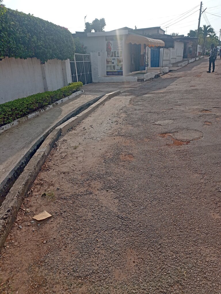 Fashion house Mod Alingx Fashion & Interior Decorations, Accra, photo