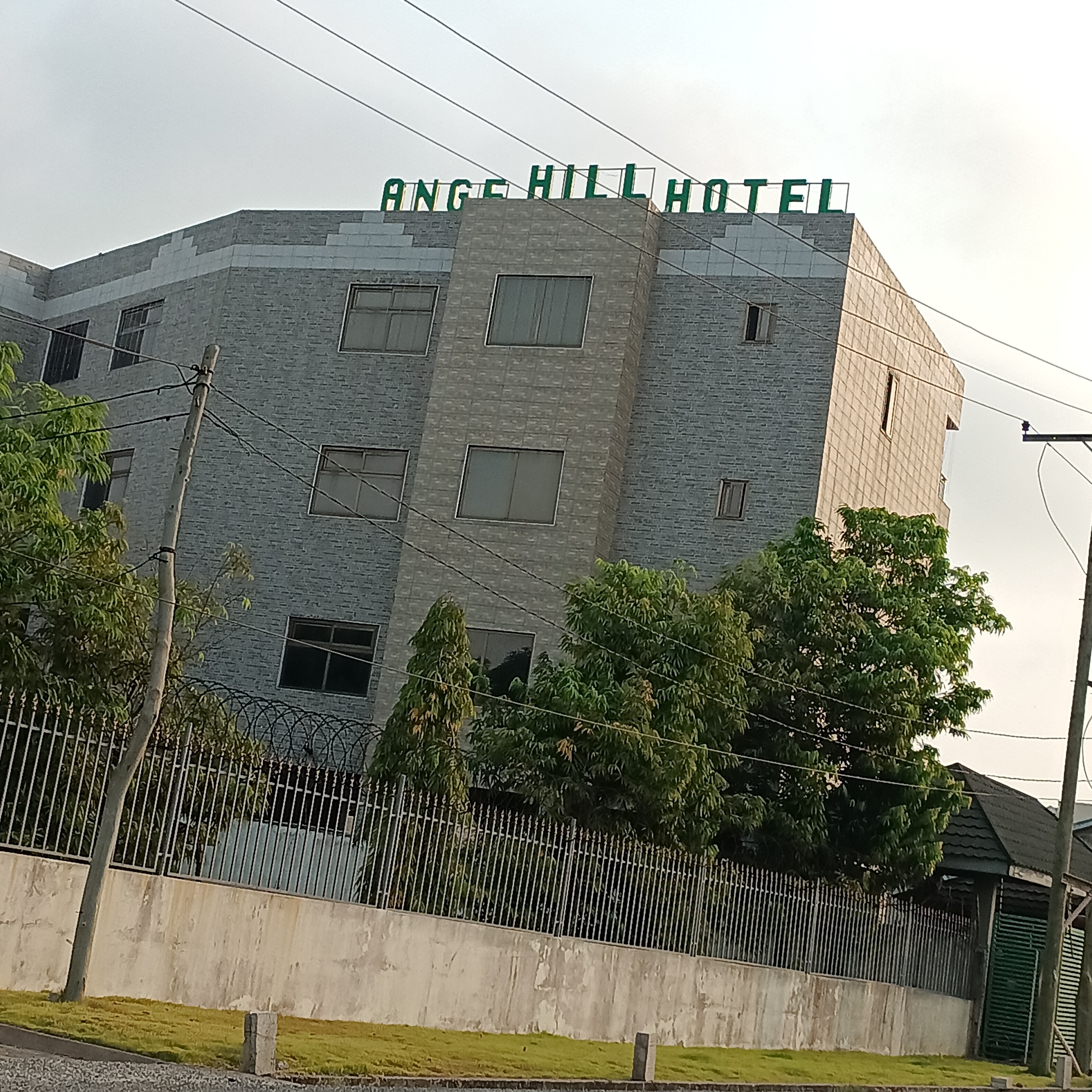 Фото отеля 2