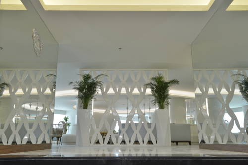 Фото Ramee Grand Hotel and Spa