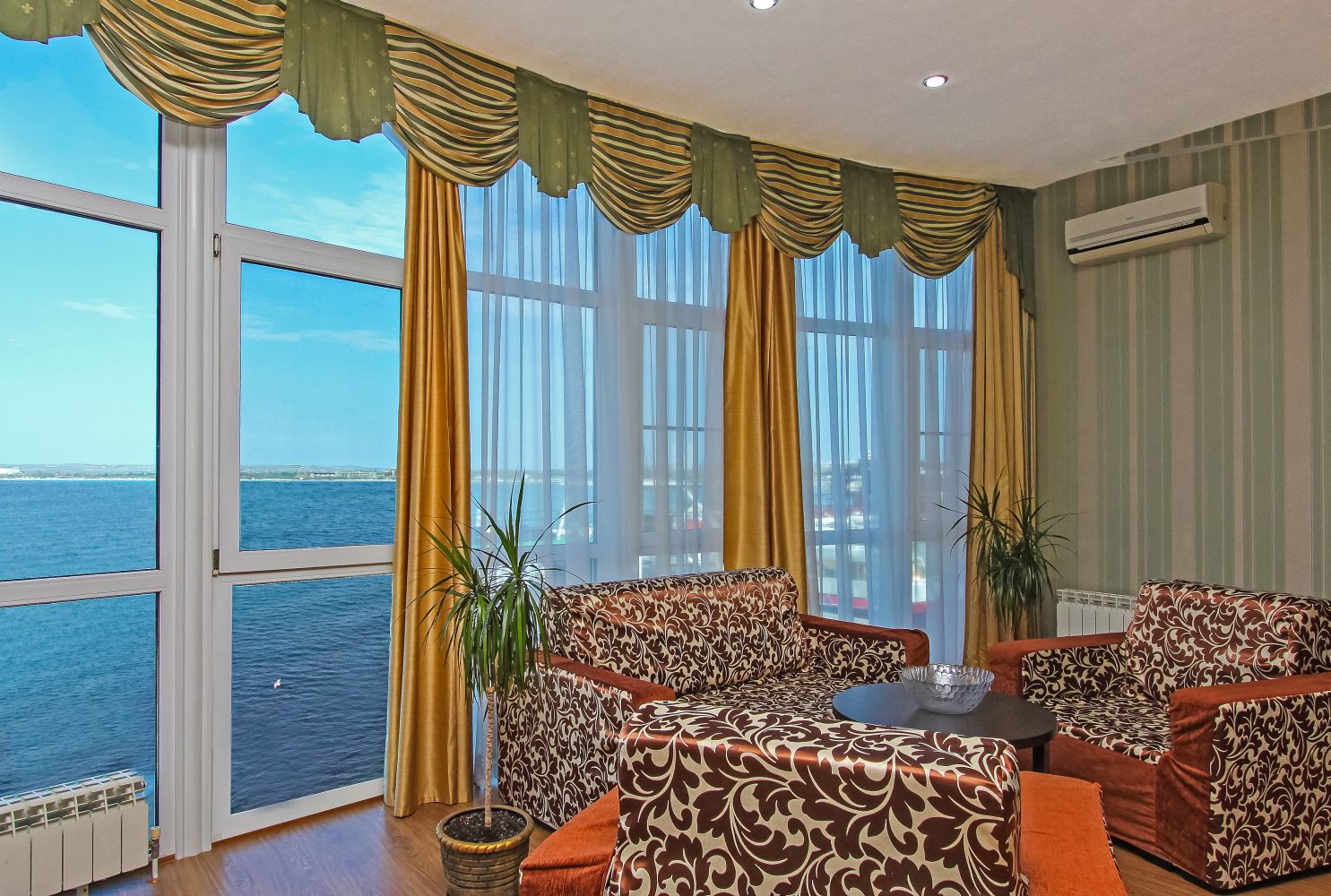 Фото Капитан