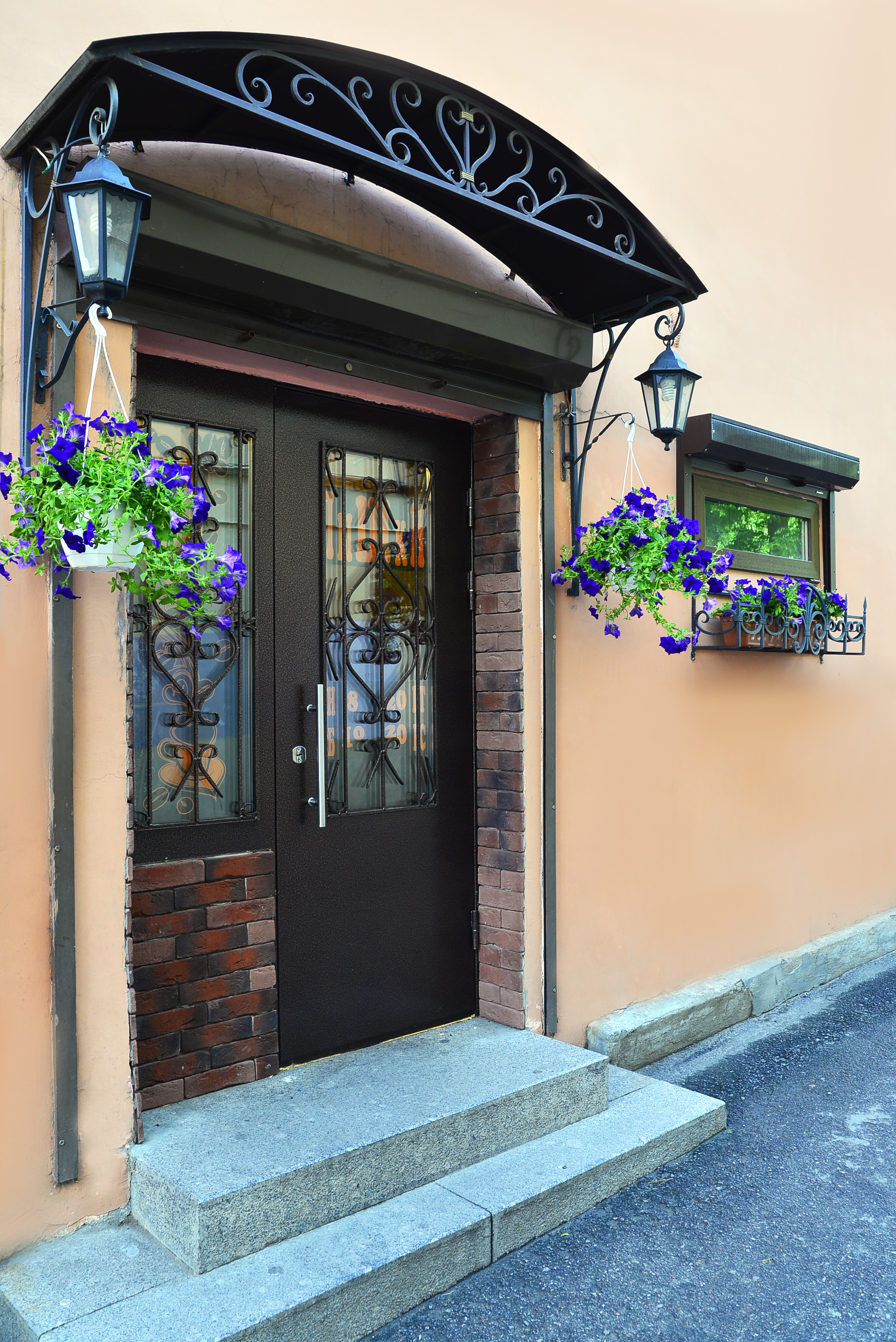 Rental of retail premises in Pushkin, on the street Orangery house 14, basement,