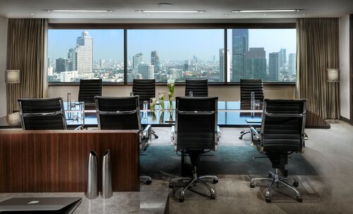 Гостиница Millennium Hilton Bangkok в Бангкоке