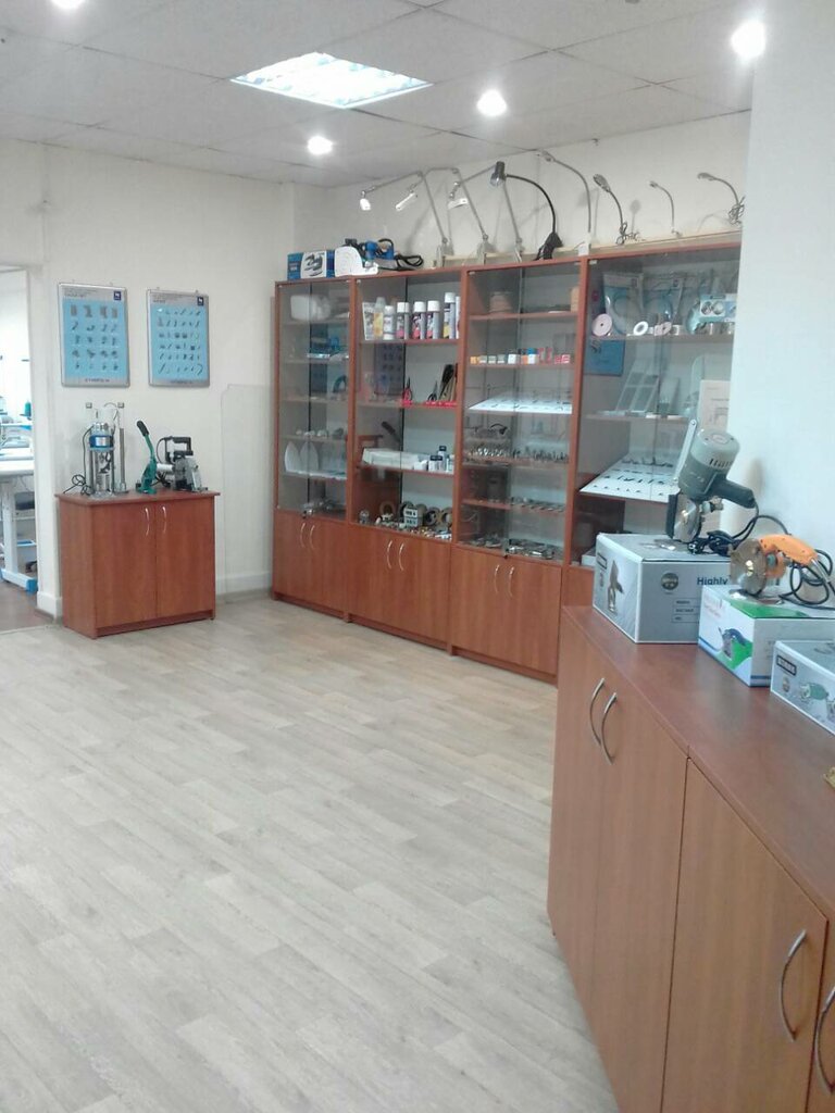 معدات خياطة Industrial & Commercial Firma Senat ، مينسك، صورة
