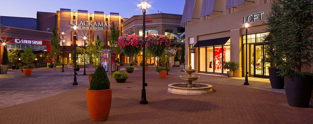 Shopping mall Clackamas Town Center, State of Oregon, photo