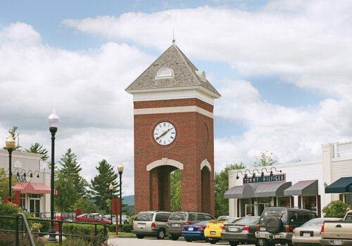 Shopping mall Lee Premium Outlets, Commonwealth of Massachusetts, photo