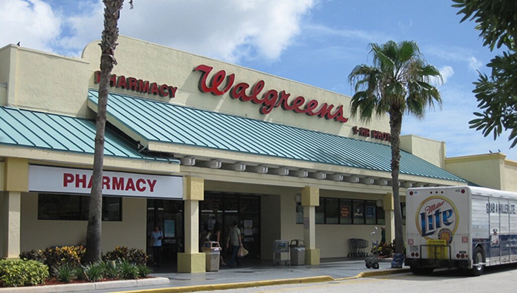 Shopping mall Publix Super Market at Sawgrass Promenade, Deerfield Beach, photo