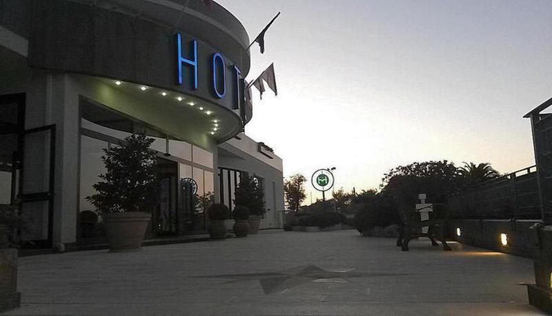 Фото отеля 2