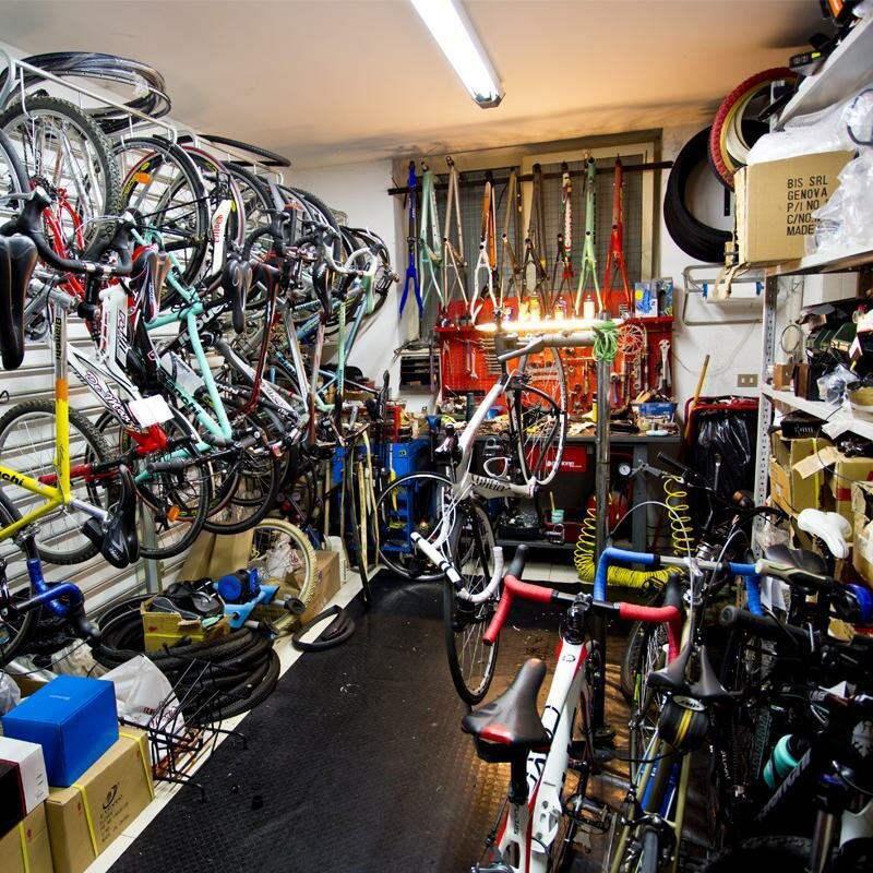 Bicycle shop Cicli De Marzo, Bari, photo