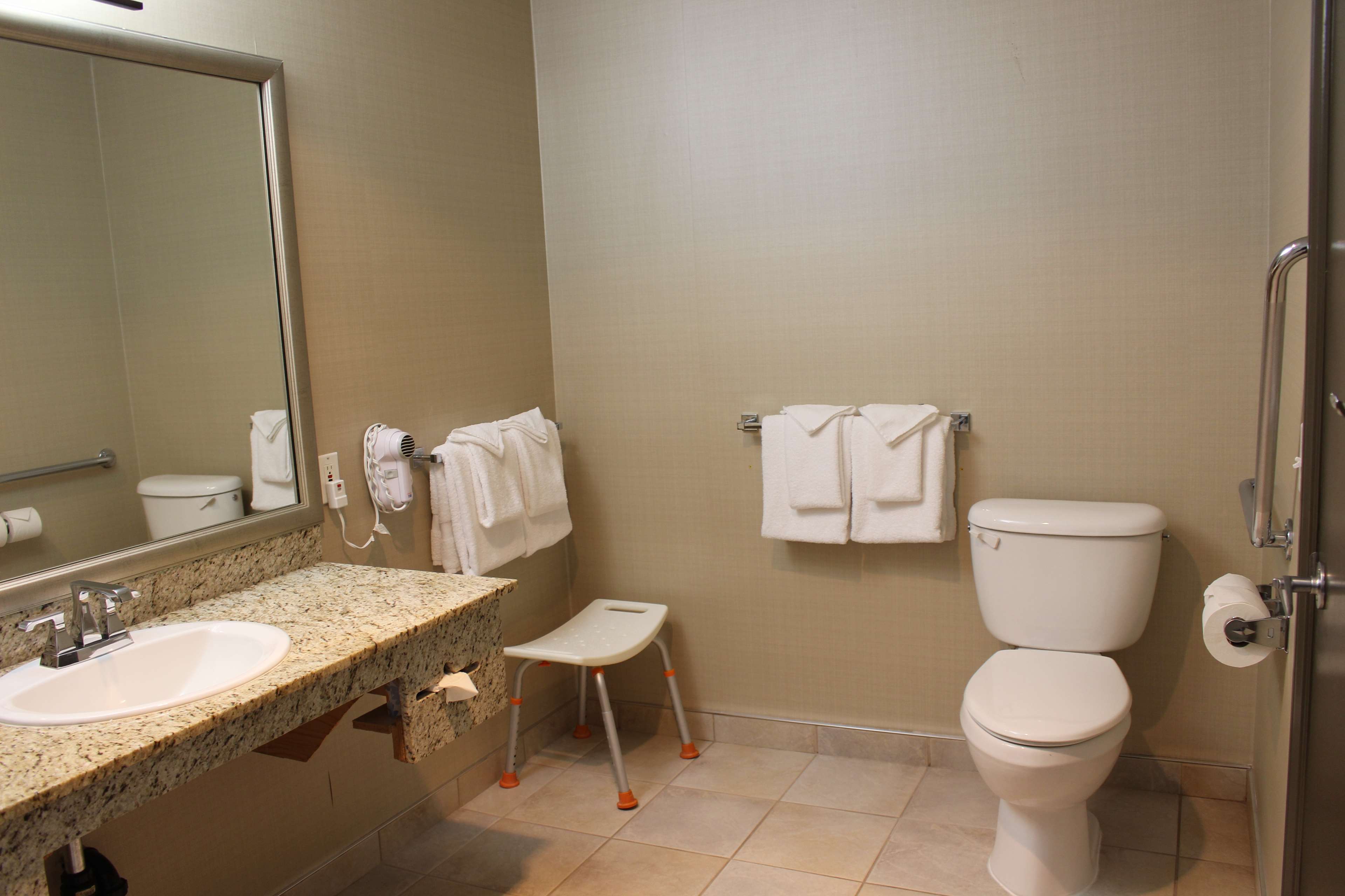 Фото Best Western King George Inn & Suites