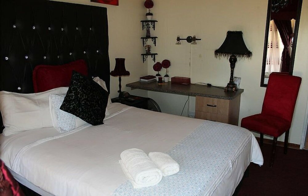 Фото Nmb Guest House