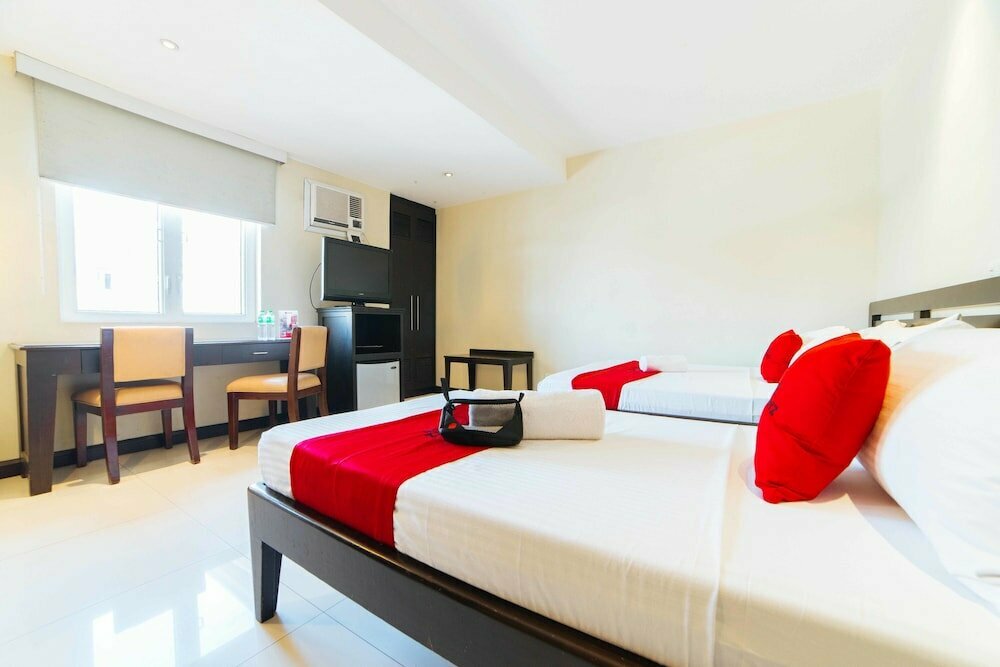 Hotel RedDoorz Plus near Naia Expressway, Earth, photo