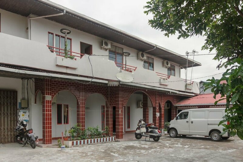 Гостиница KoolKost Syariah near Ayani Mega Mall Pontianak в Понтианаке