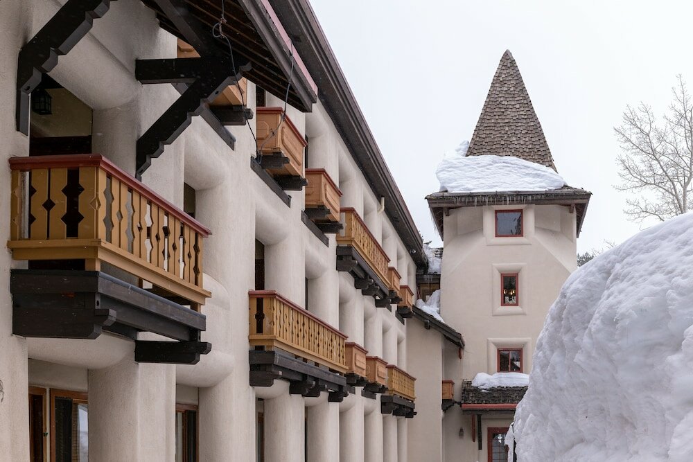 Фото GetAways at Olympic Village Inn