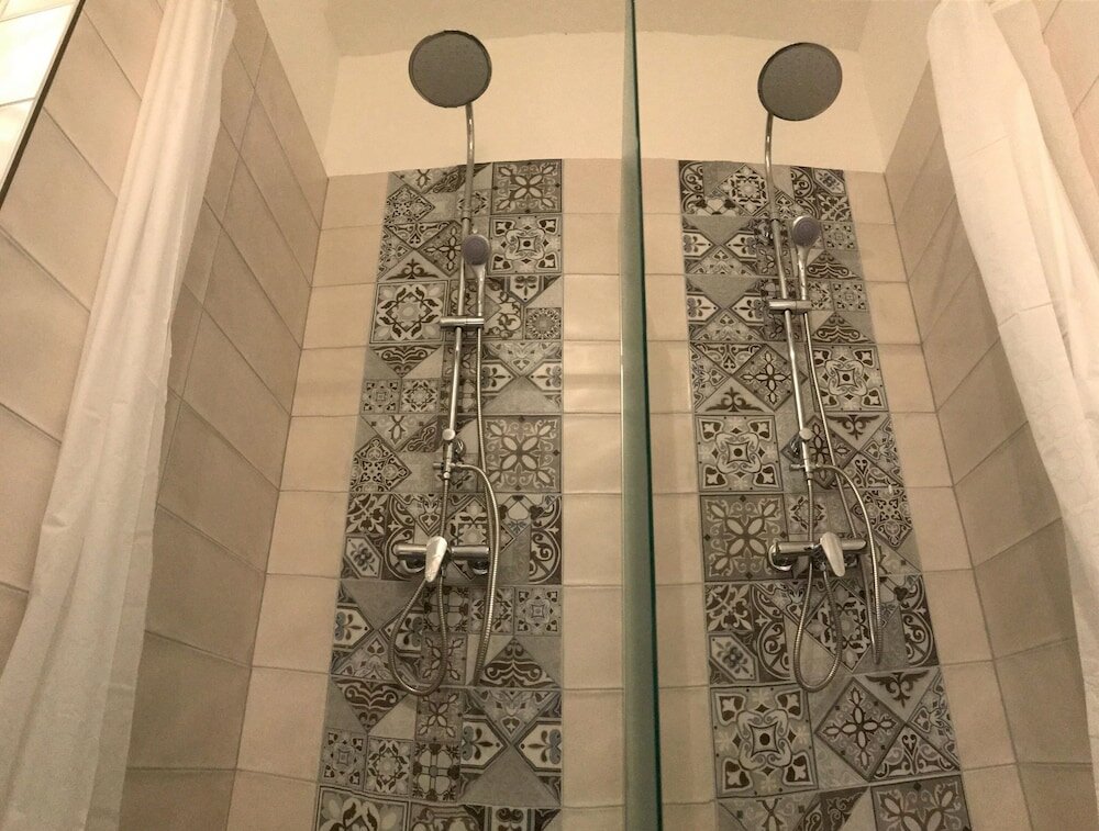 Фото Castle-Wall-Inn - Hostel