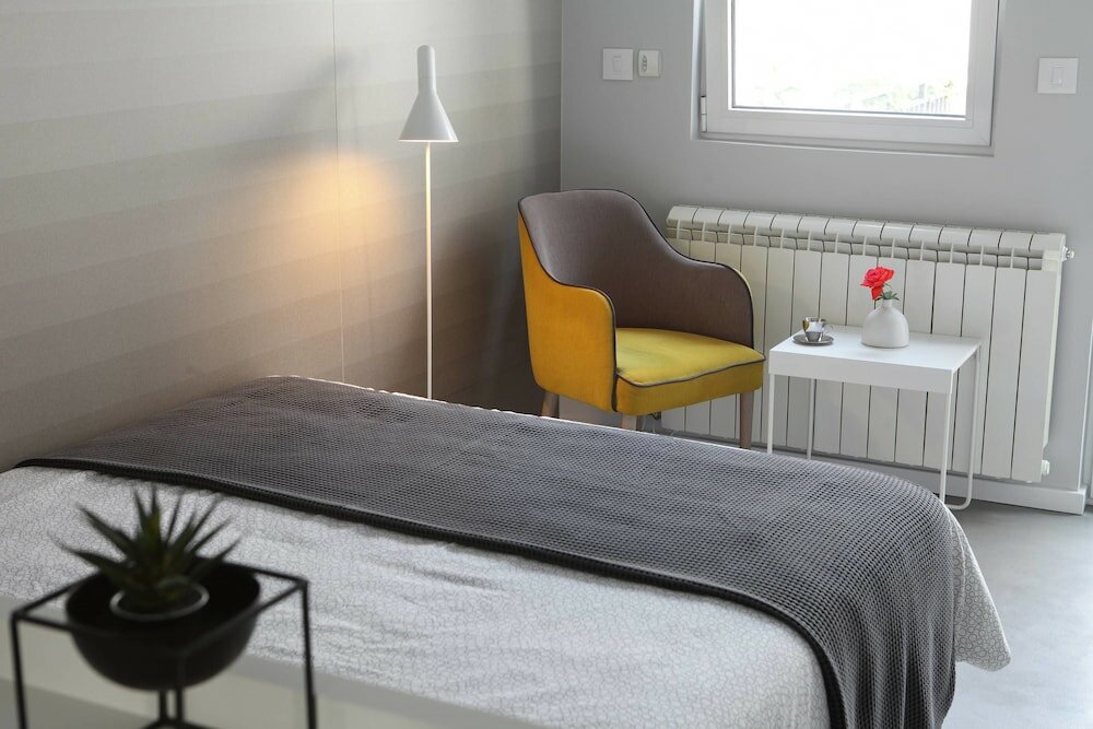 Фото Temple Apartments