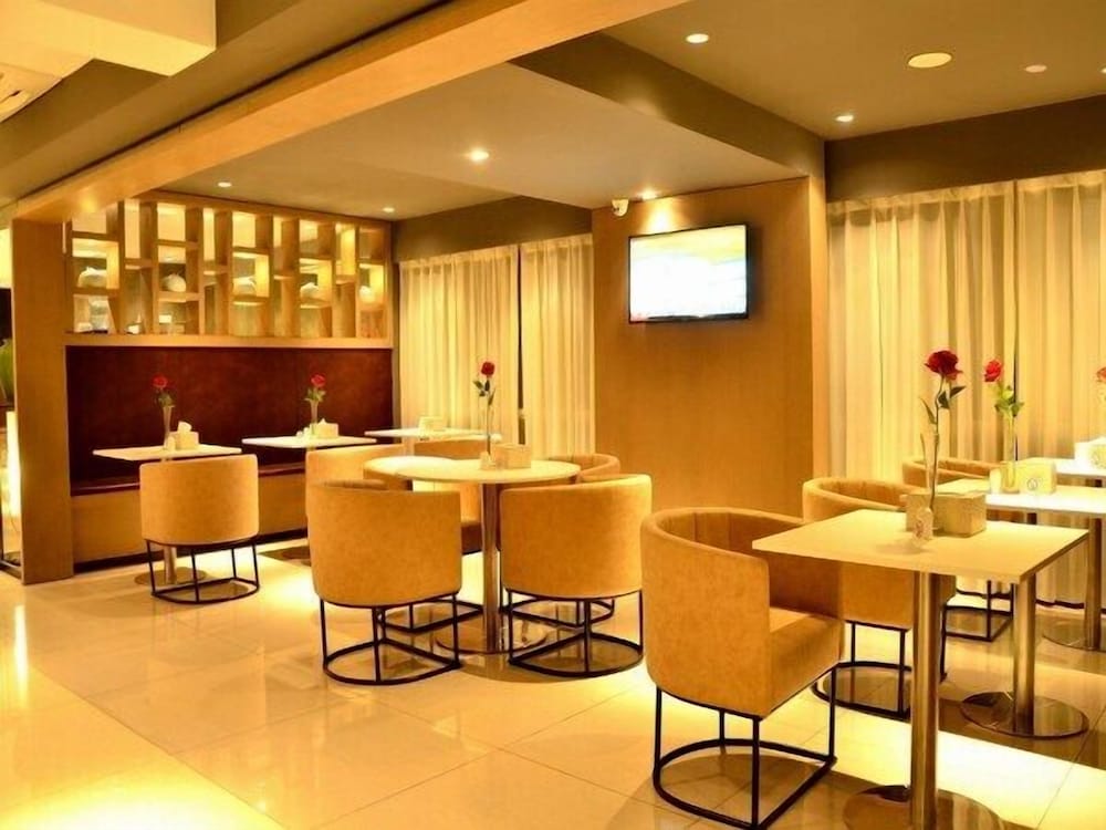 Фото Jinjiang Inn Select Puer Zhenxng Street