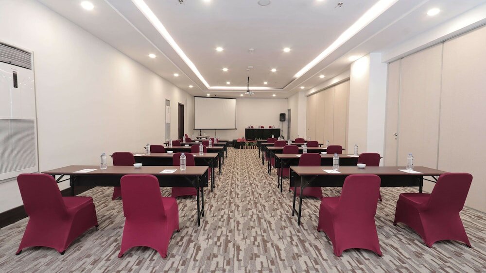 Фото Golden Tulip Essential Makassar