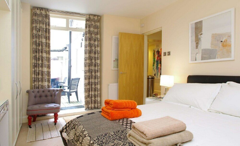 Фото The London Agent Chelsea Finborough